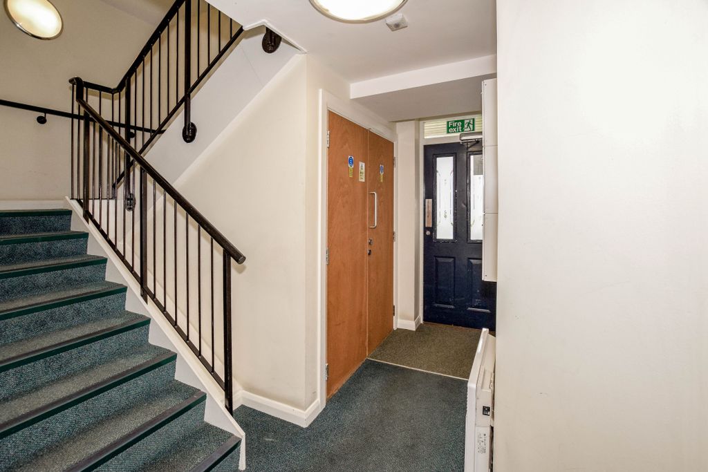 Property photo 2 of 18 Communal Entrance Hall