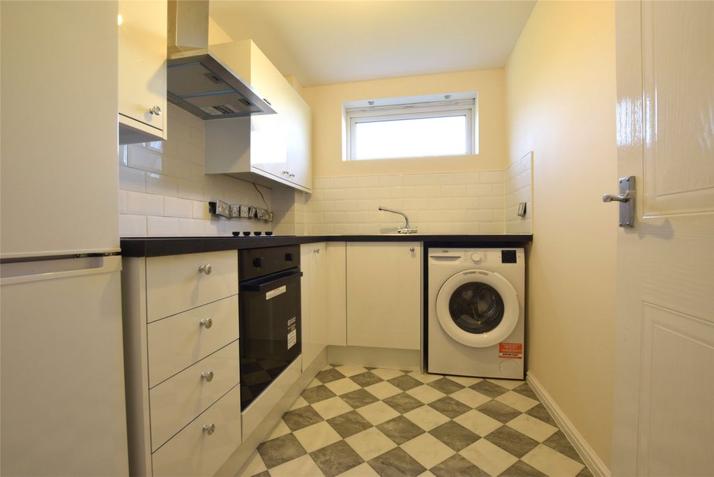 Property photo 2 of 9 Picture No. 14