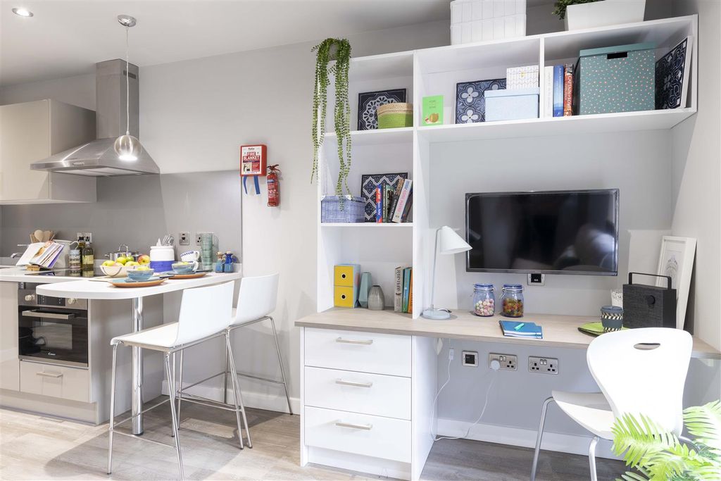 Property photo 3 of 12 Demontfortmews_Lr-2.Jpg