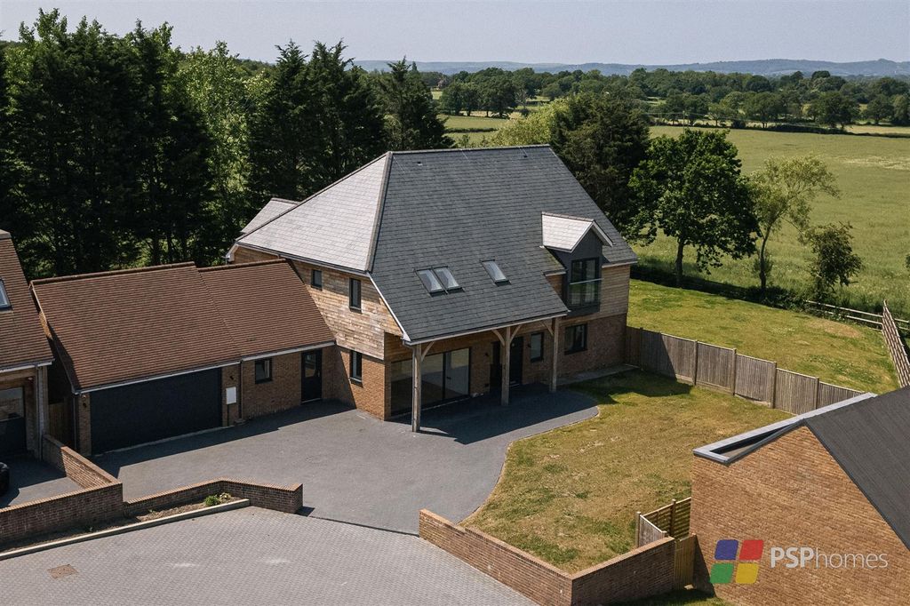 Property photo 3 of 40