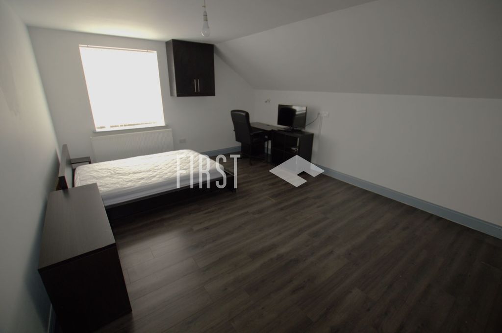 Property photo 1 of 15 Photo 12