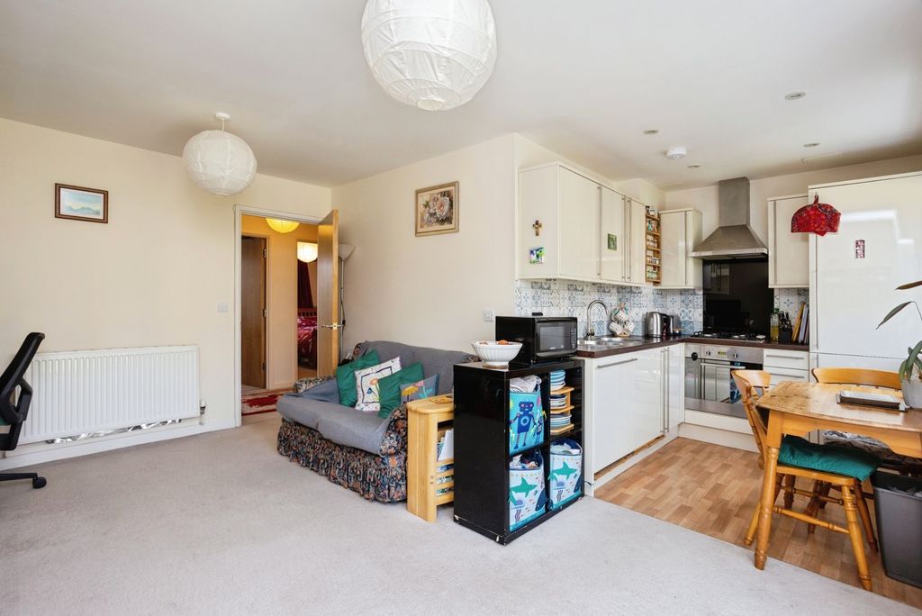 Property photo 2 of 17 Photo