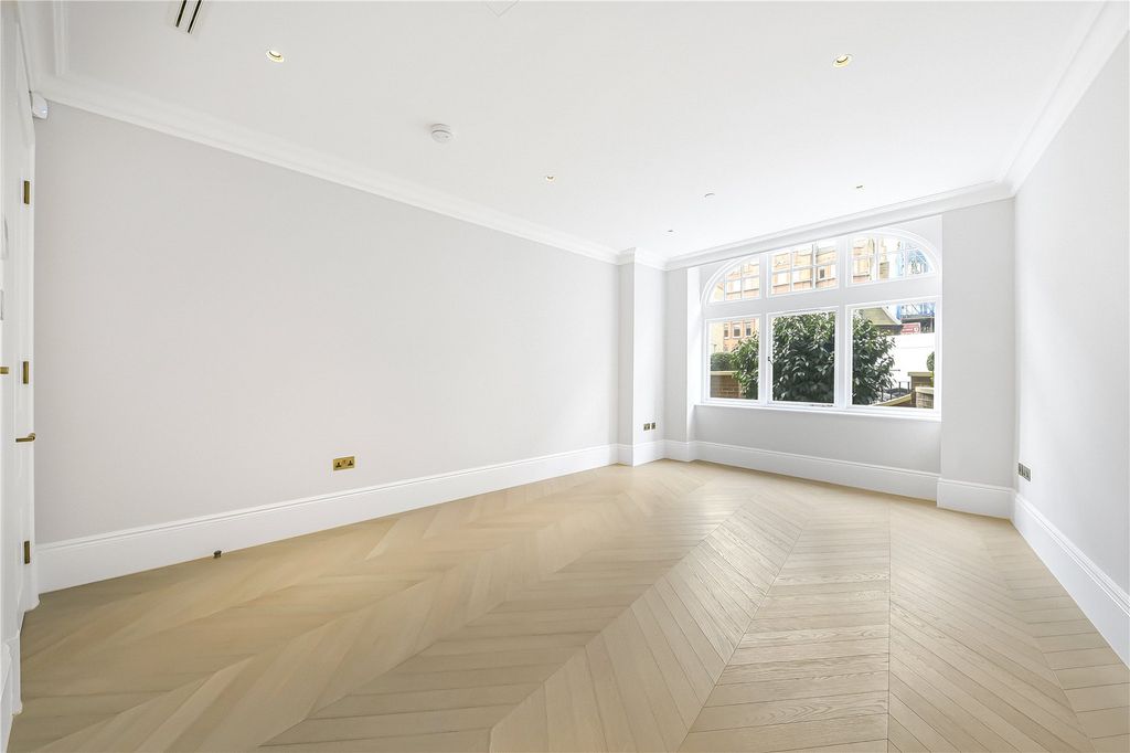 Property photo 1 of 13 Reception Room