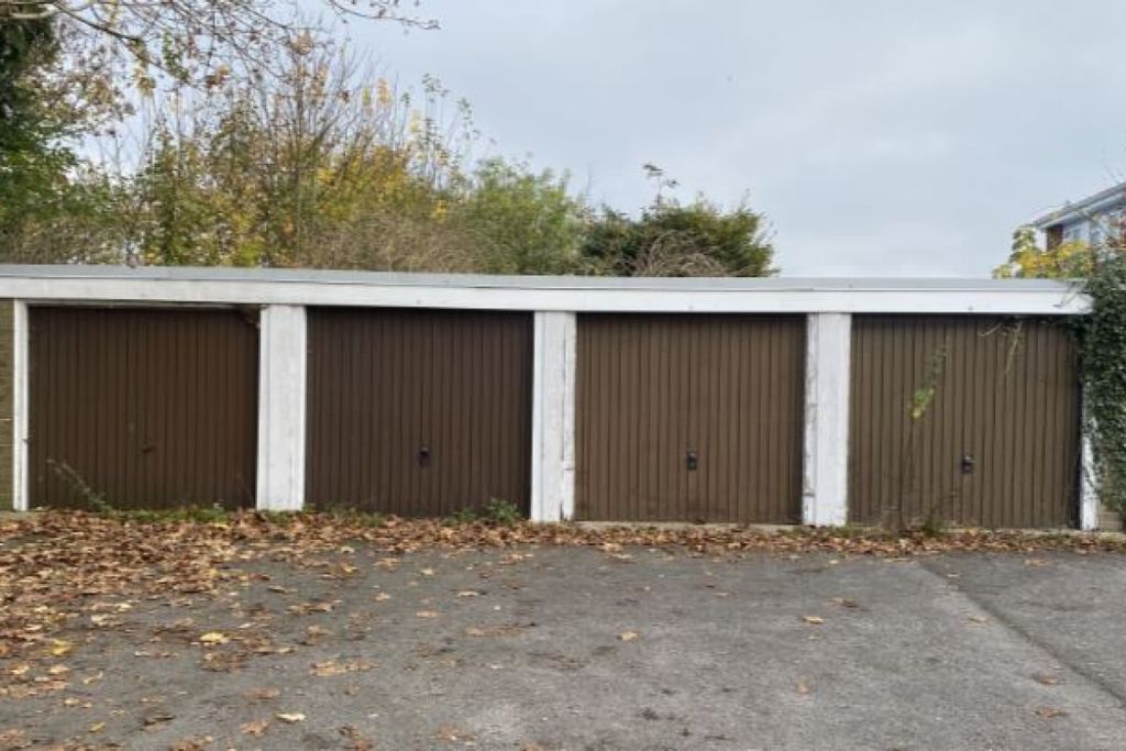 Property photo 2 of 8