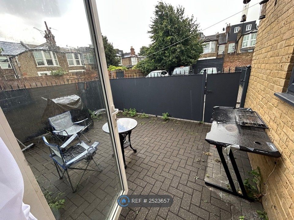 Property photo 3 of 10