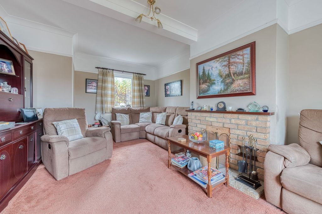 Property photo 2 of 21