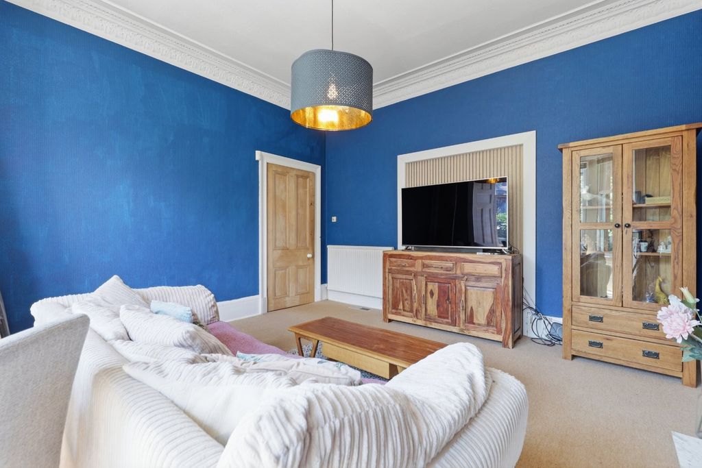 Property photo 3 of 40 Picture No. 07