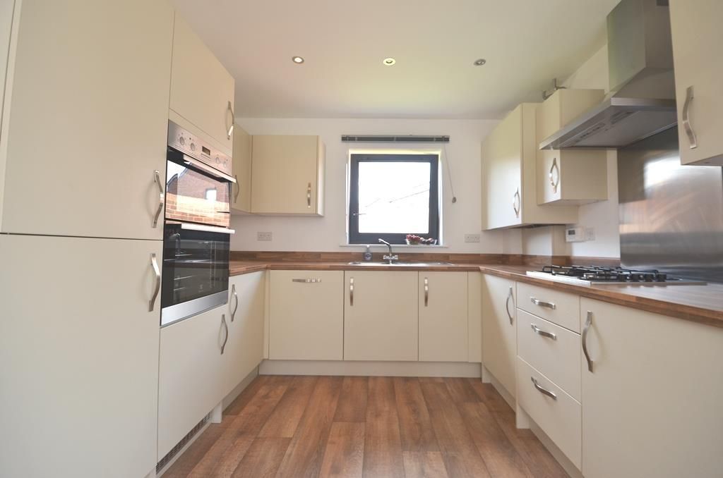 Property photo 2 of 14 Kitchen