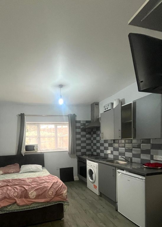 Property photo 2 of 4