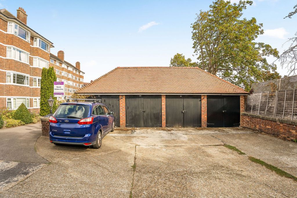 Property photo 2 of 25