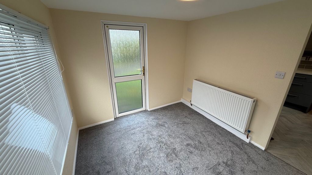 Property photo 3 of 8 Image