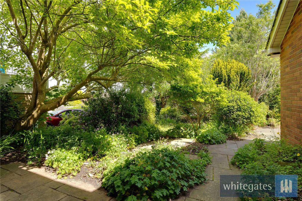 Property photo 3 of 51 Picture No. 02