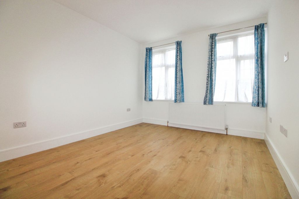 Property photo 2 of 9 Gallery