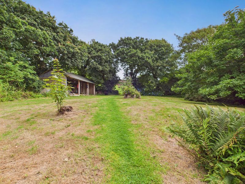 Property photo 3 of 19 Garden