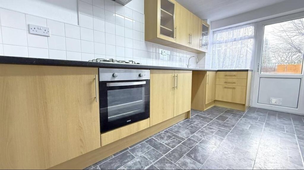 Property photo 3 of 12 74233.Jpg