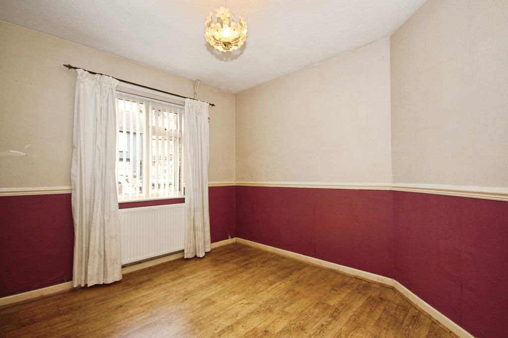 Property photo 3 of 18 Pbox-Img.Jpg