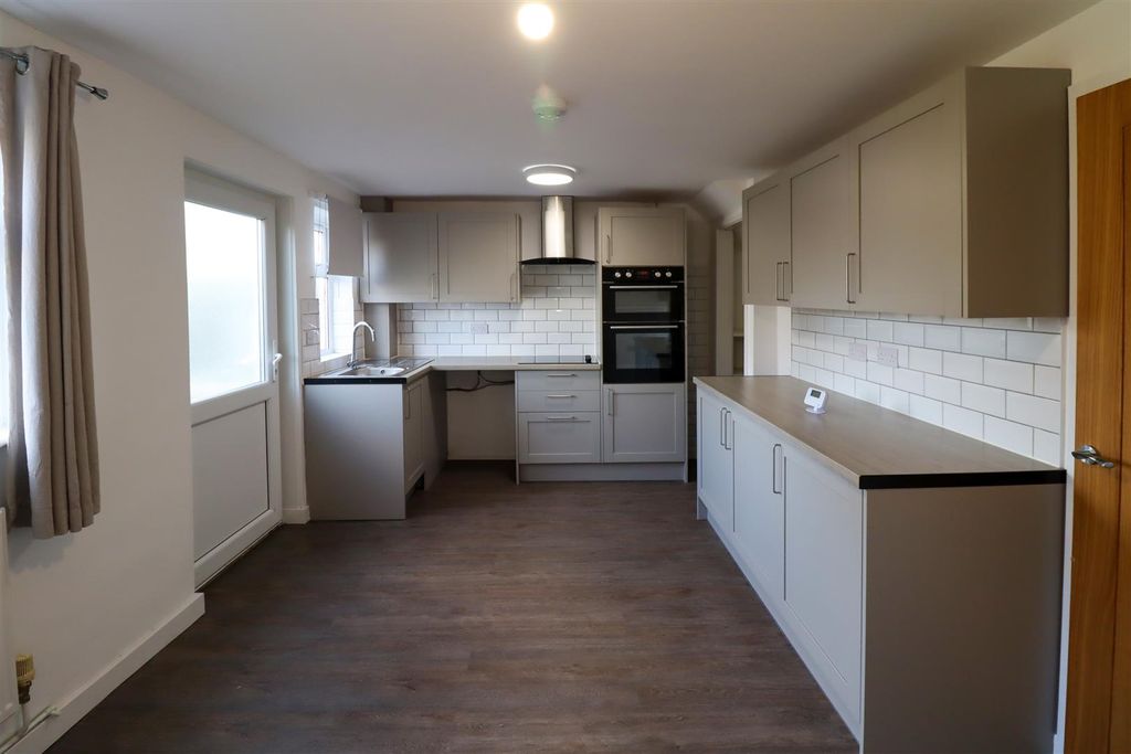 Property photo 3 of 10 Img_5944.Jpg