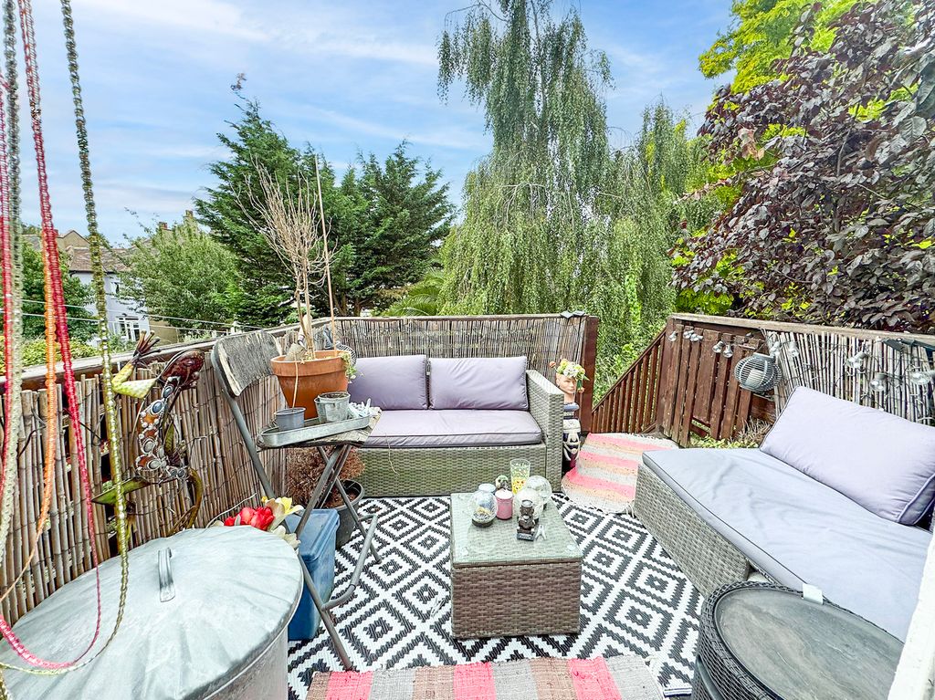 Property photo 2 of 14 Decking/Balcony