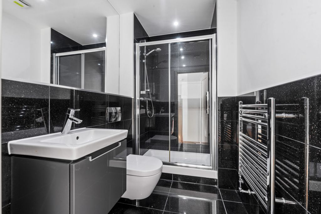 Property photo 3 of 8 Picture No. 02