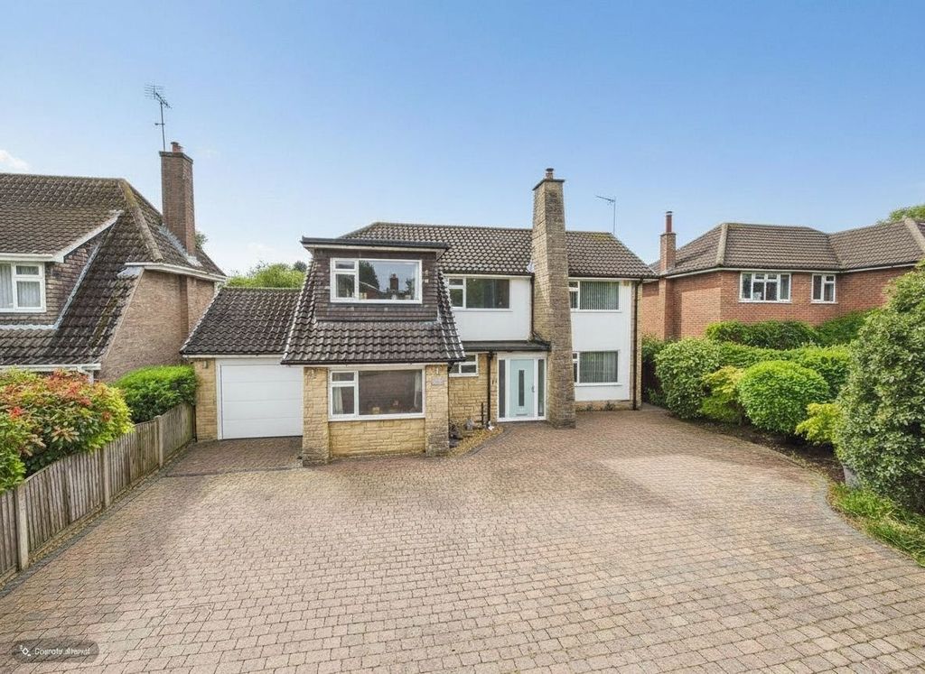 Property photo 1 of 34