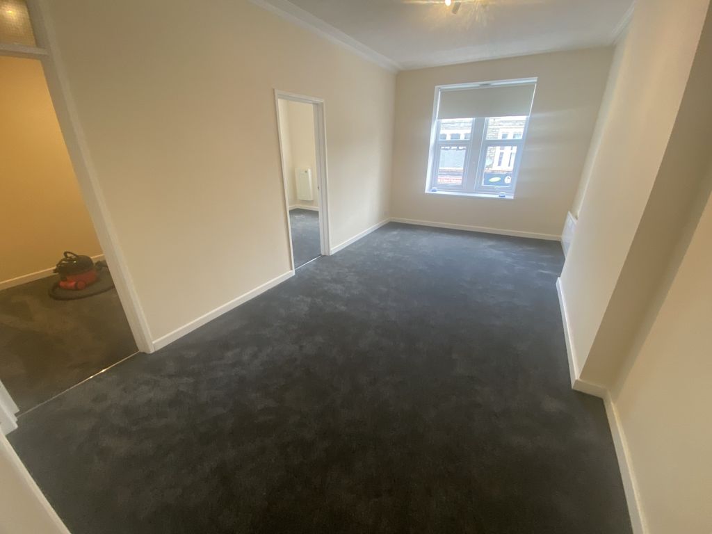 Property photo 3 of 7 Lounge