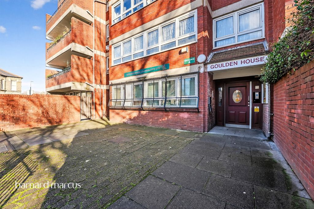 Property photo 2 of 10