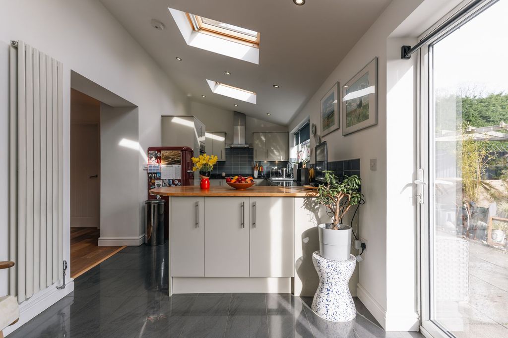 Property photo 2 of 24