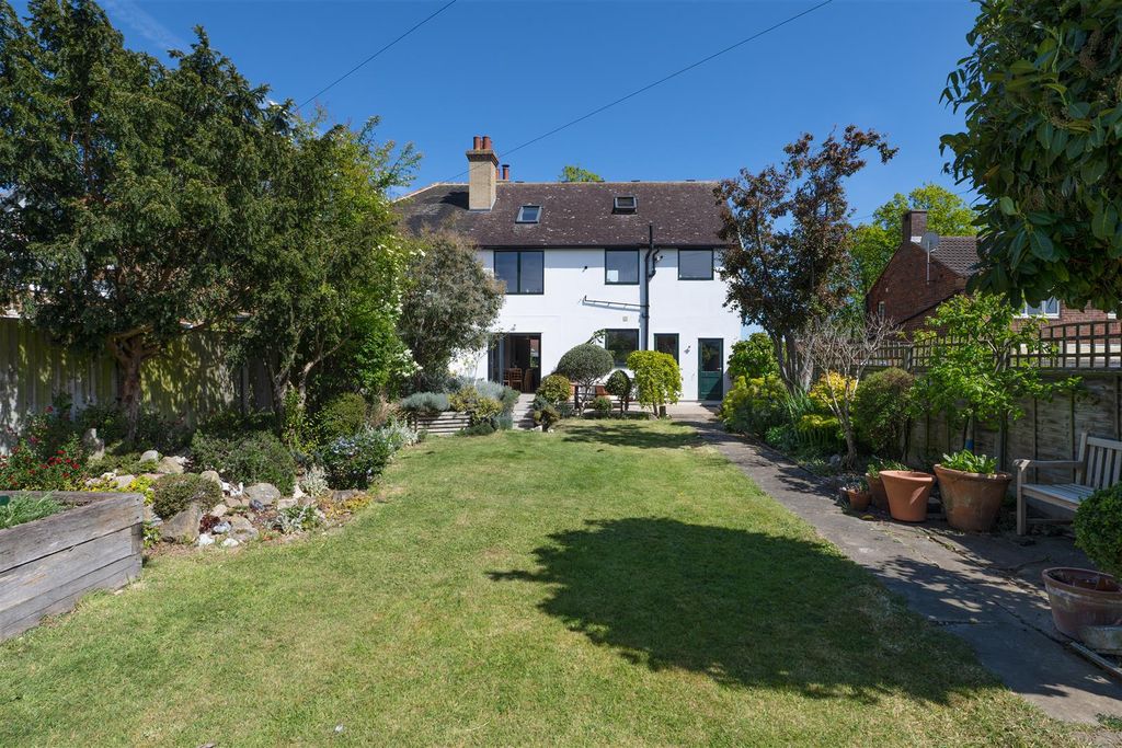 Property photo 2 of 30 Pier Avenue, Tankerton, Whitstable