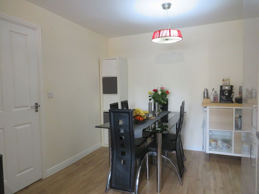 Property photo 3 of 14 3 Kitchen Diner