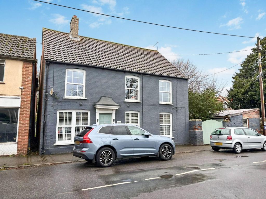 Property photo 1 of 28 Tlc_8c1F18A5-4656-4553-93Cf-8733E5F86794_c0B44d3.J