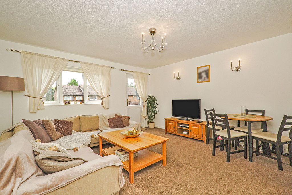 Property photo 2 of 8