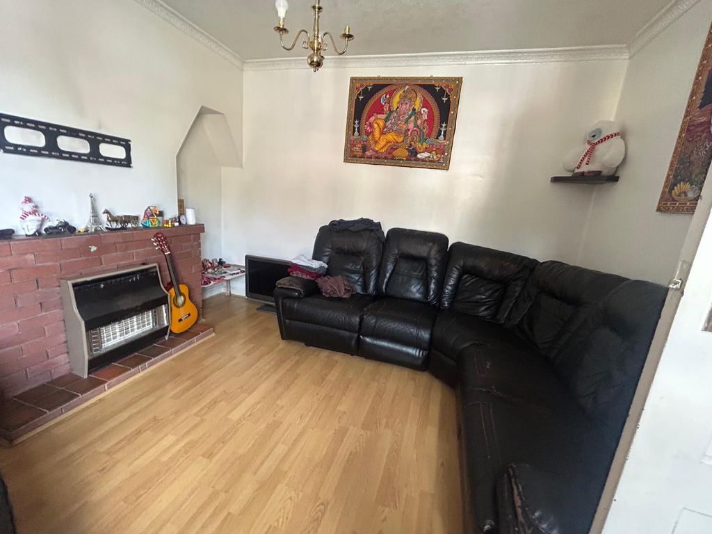 Property photo 2 of 12