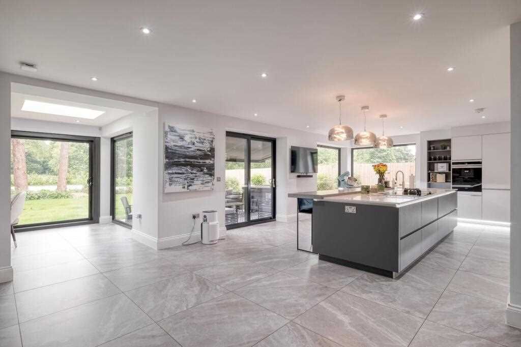 Property photo 2 of 24