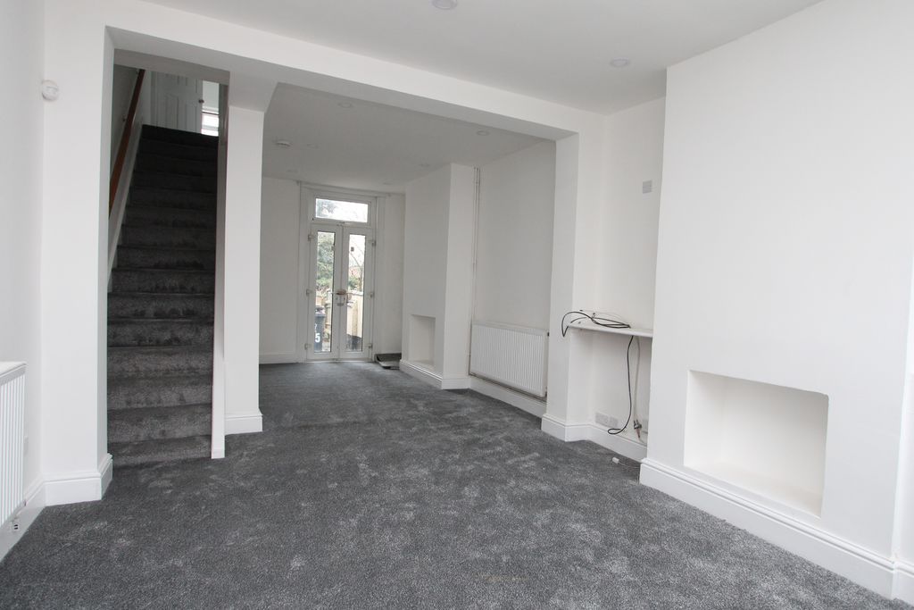 Property photo 2 of 10 Photo 2