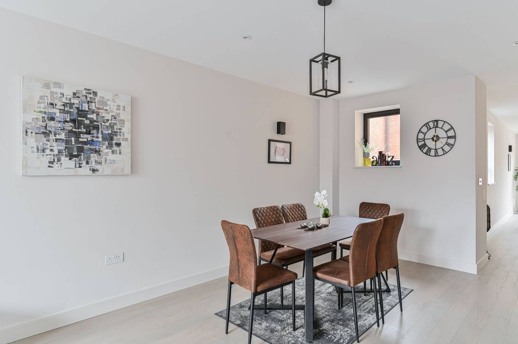 Property photo 3 of 29