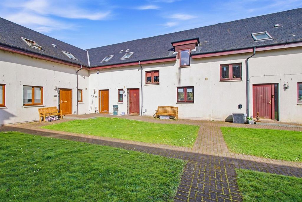 Property photo 2 of 32