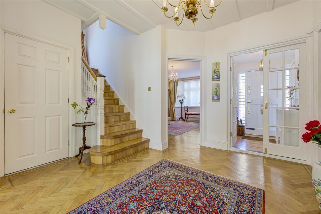 Property photo 2 of 11