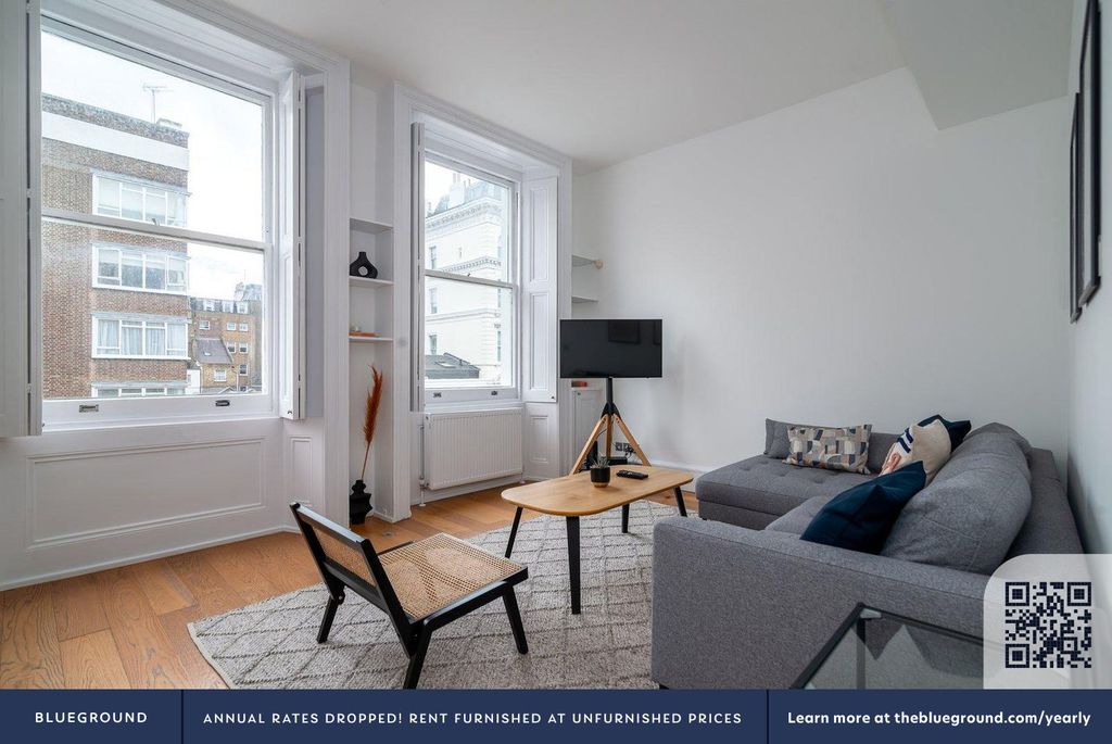 Property photo 3 of 26 Living Room