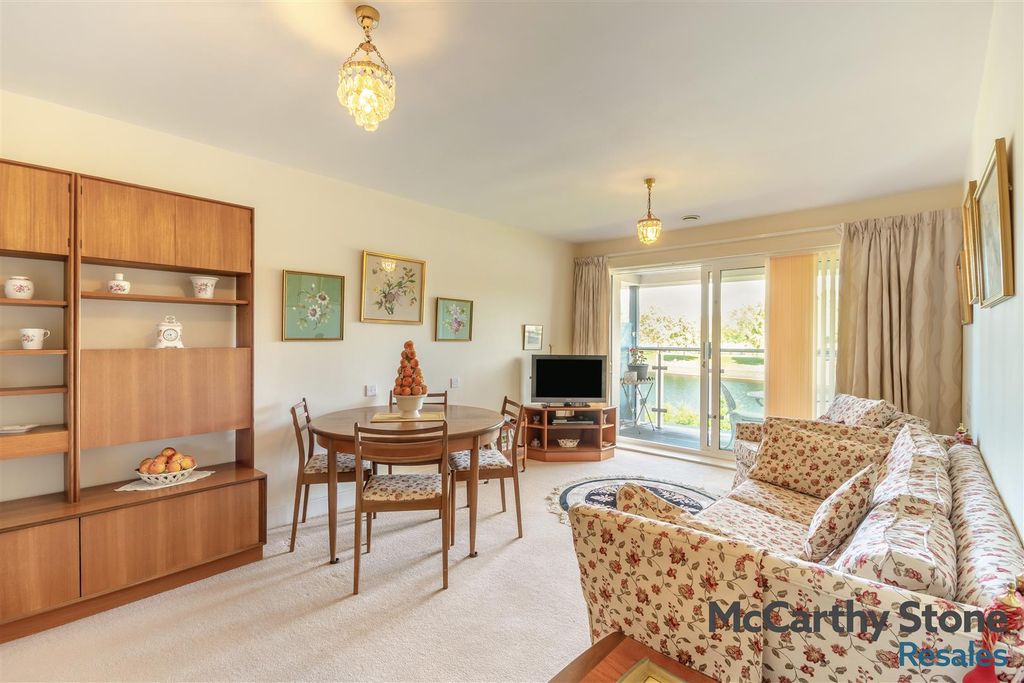 Property photo 2 of 36 8696614-Interior01.Jpg