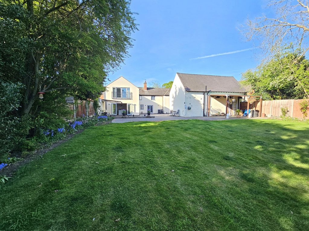 Property photo 1 of 21