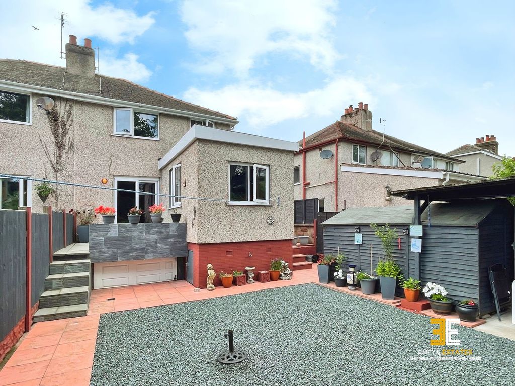 Property photo 1 of 33