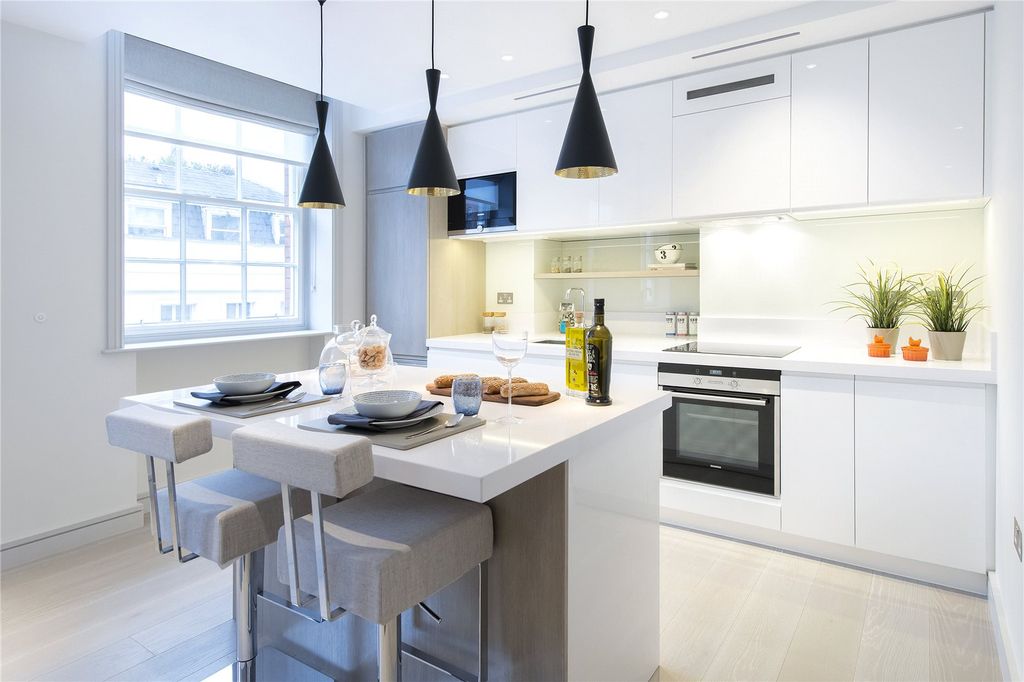 Property photo 2 of 18 Picture No. 23