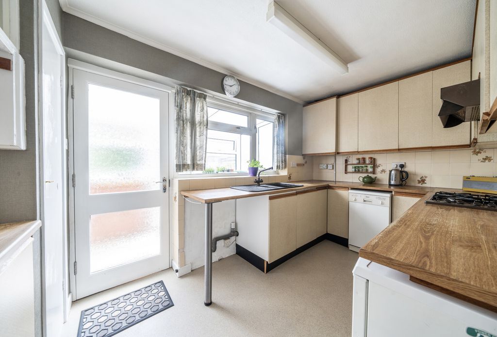 Property photo 3 of 13 1457402-16-6A05F5...