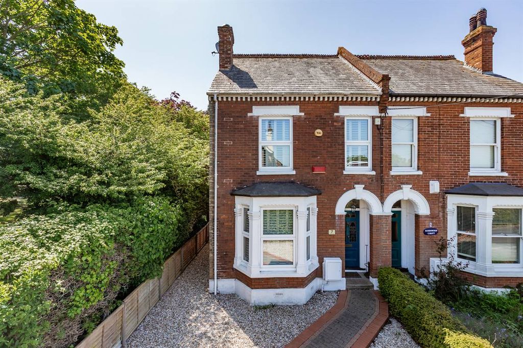 Property photo 1 of 33