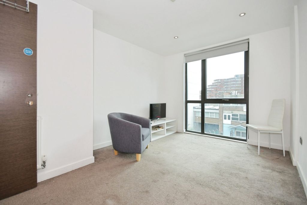 Property photo 3 of 8