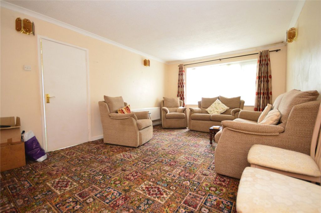 Property photo 3 of 15 Sitting Room