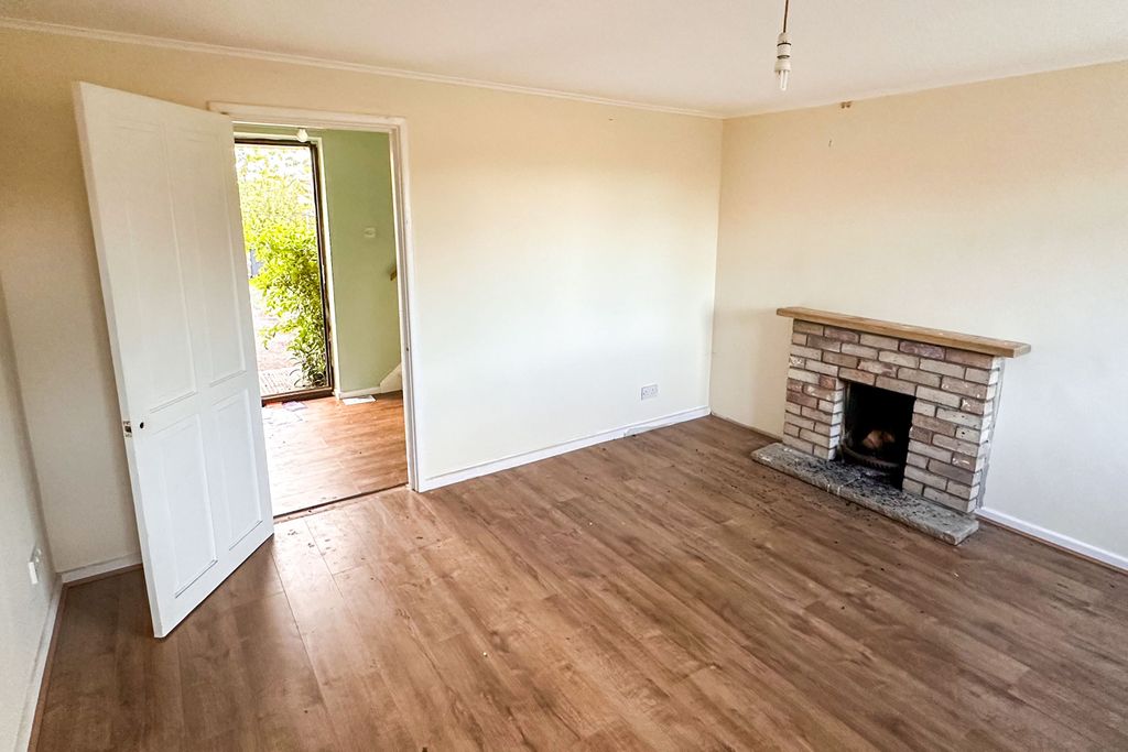 Property photo 2 of 18 4 Bickhams, Foxham, Wiltshire, Sn15 4Ng