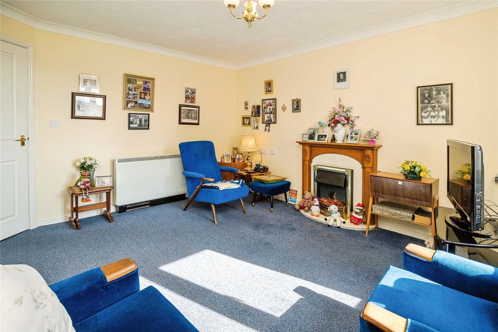 Property photo 3 of 13 Living Room
