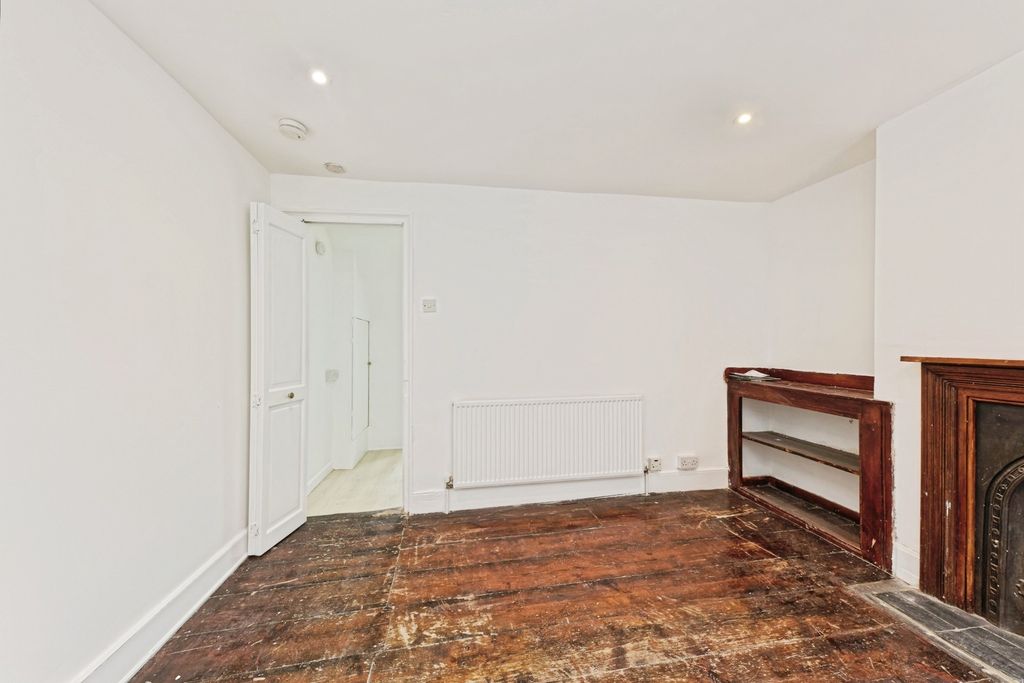 Property photo 3 of 16 Pbox-Img.Jpg