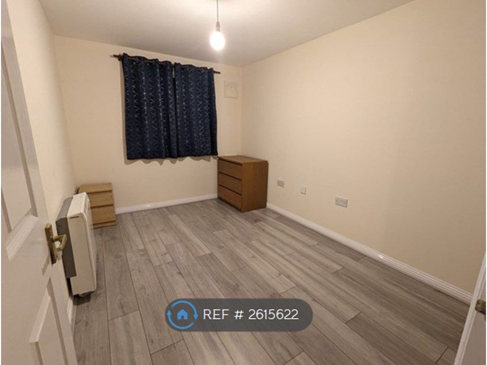 Property photo 3 of 6 Bedroom1
